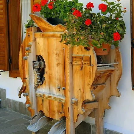 Ciasa Lavera Guest house